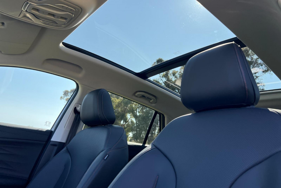 2024 MY24.5 MG HS AS33 Essence SUV Image 16
