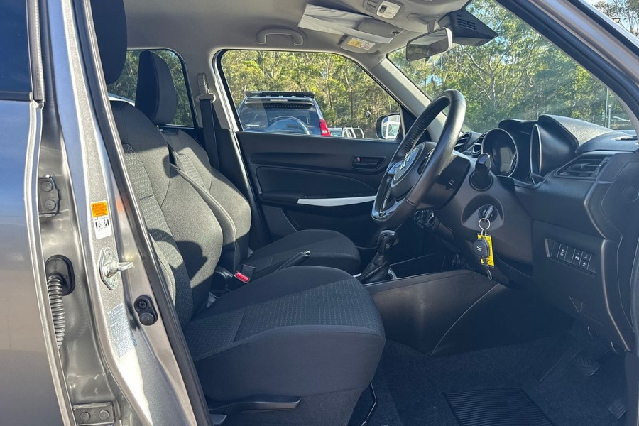 2023 Suzuki Swift AZ Series II GL Hatch Image 9