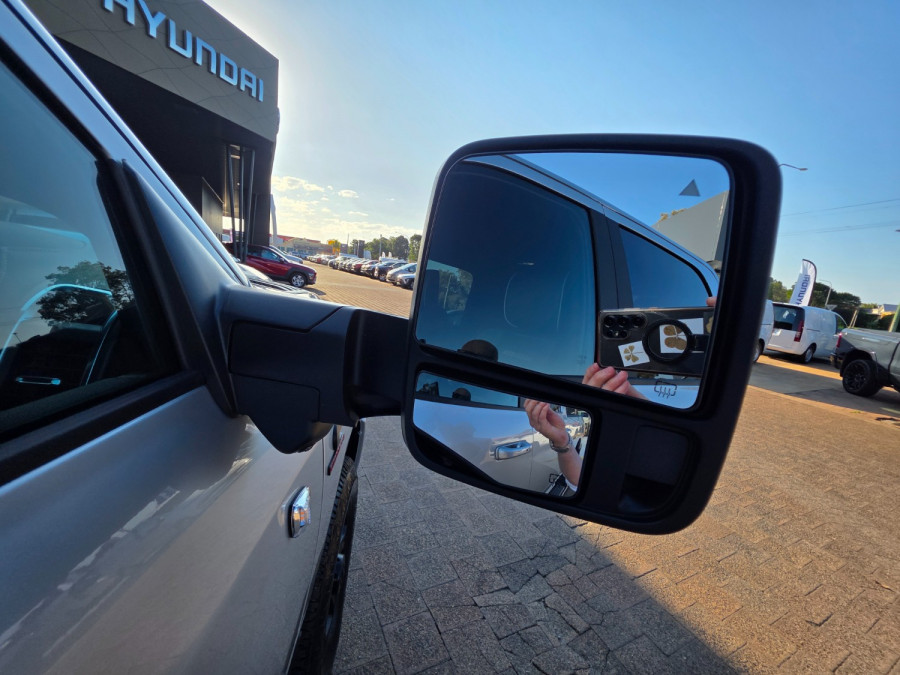 2026 Ram 2500 DJ Laramie Dual Cab Image 21