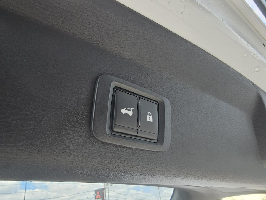 2025 Mitsubishi Outlander ZM Exceed SUV Image 8