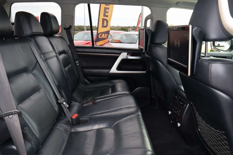 2016 Toyota LandCruiser VDJ200R Sahara SUV Image 15