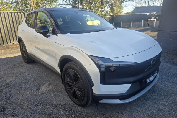 2026 Volvo EX30 Cross Country  Ultra Twin Motor Performance SUV Image 2
