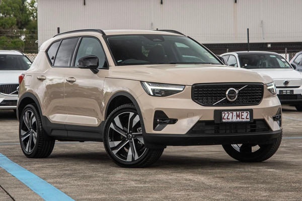 2024 MY25 Volvo XC40  Ultra B4 Dark SUV