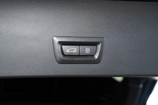 2025 BMW X3 G45 30e xDrive SUV image 23