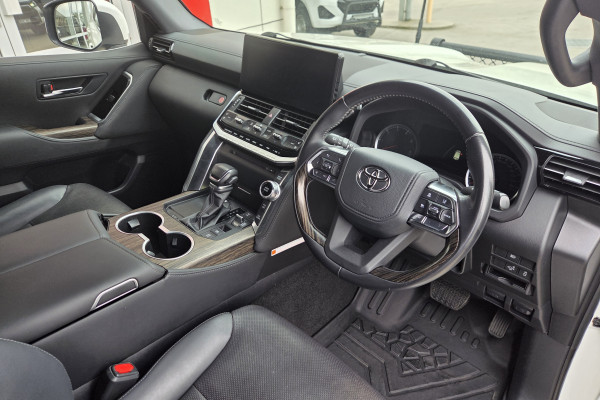 2024 Toyota LandCruiser FJA300R VX SUV Image 17