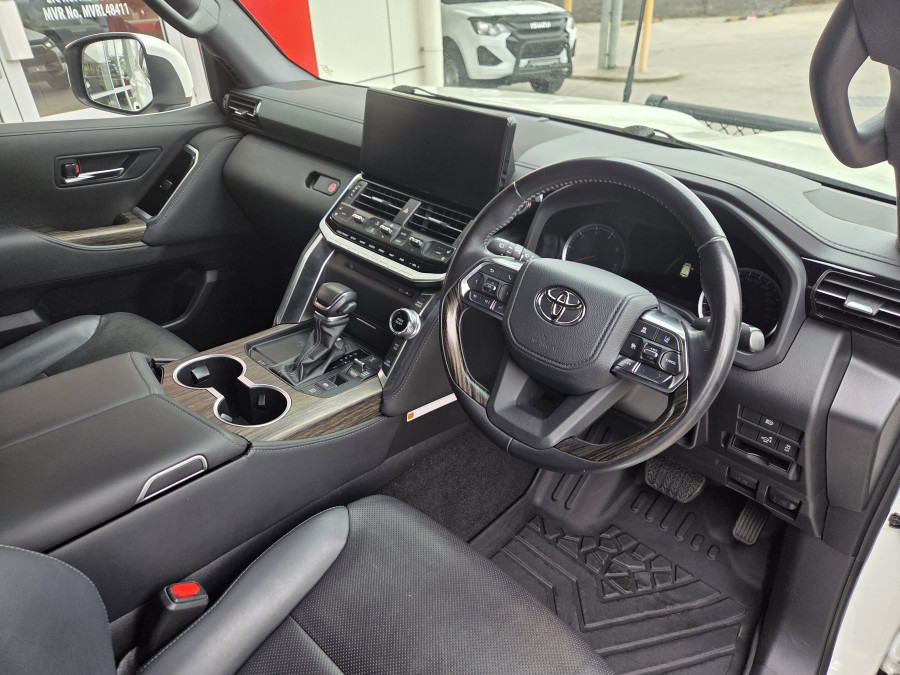 2024 Toyota LandCruiser FJA300R VX SUV Image 17