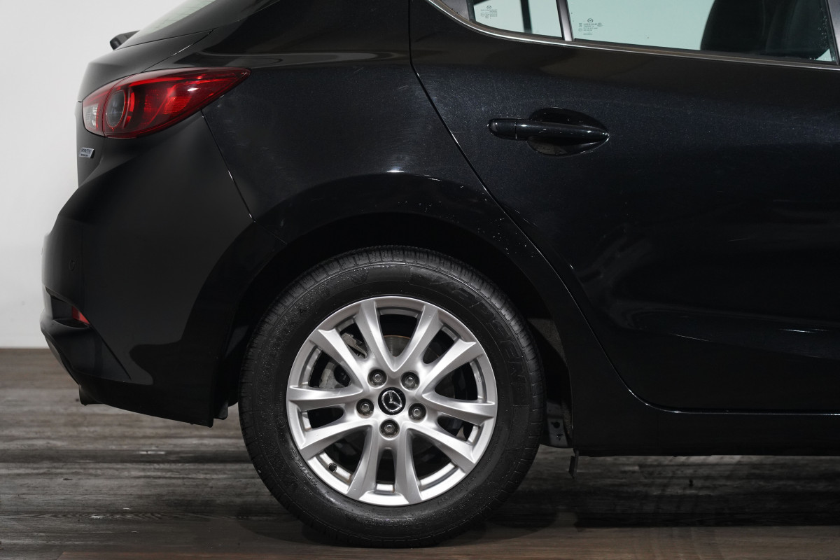 2016 Mazda Mazda3 Touring Hatch Image 6