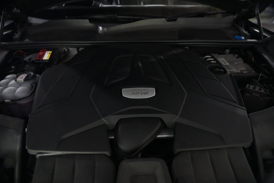 2023 Porsche Cayenne SUV