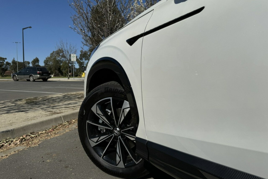2024 MY25 MG HS AS33 Essence SUV Image 10