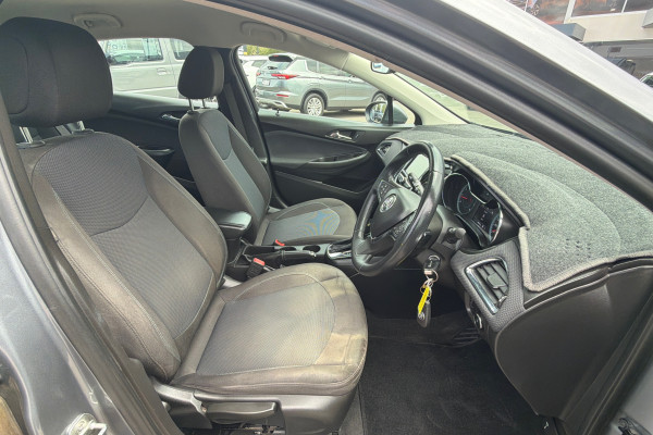 2018 Holden Astra BL LS+ Sedan Image 11