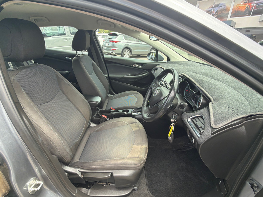2018 Holden Astra BL LS+ Sedan Image 11