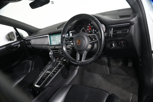 2021 Porsche Macan SUV Image 11