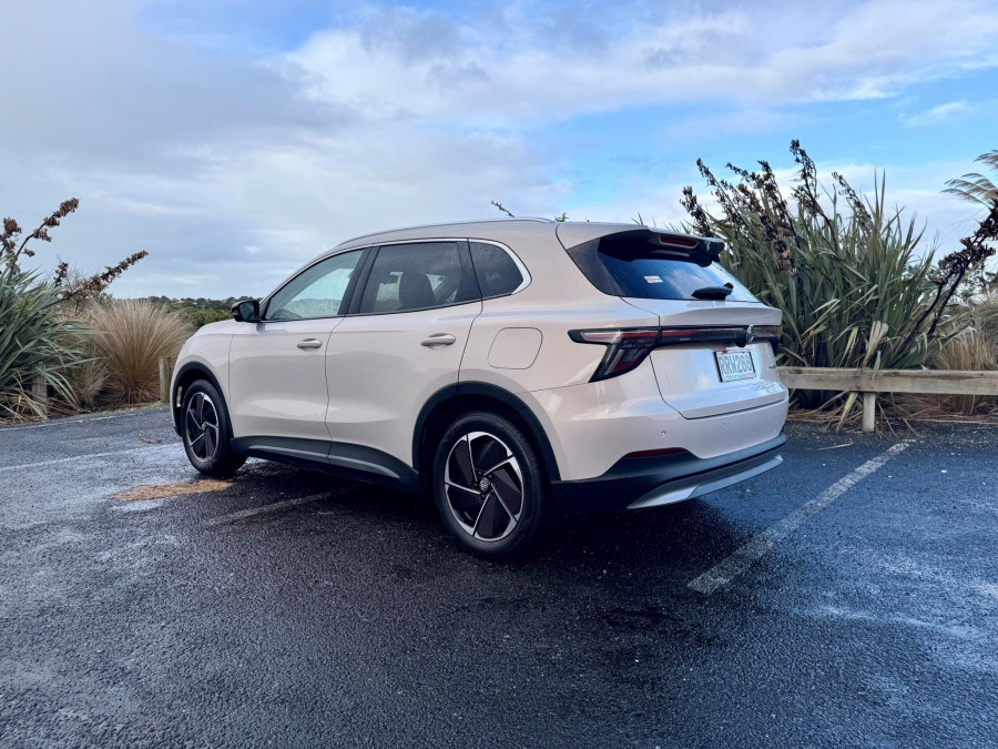 2026 MG MGS5 EV ZS3EM Essence 49 SUV Image 5