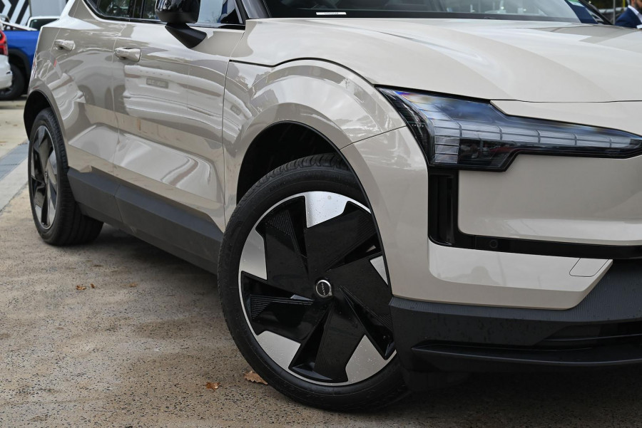 2026 Volvo EX30  Single Motor Extended Range Plus SUV Image 20