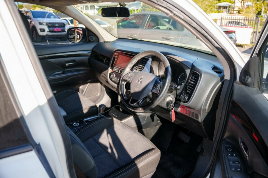 2018 MY19 Mitsubishi Outlander ZL ES Wagon Image 16