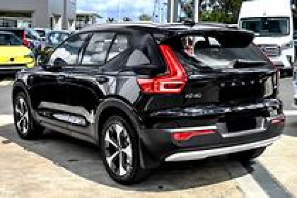 2025 Volvo XC40 XZ Plus B4 SUV Image 2