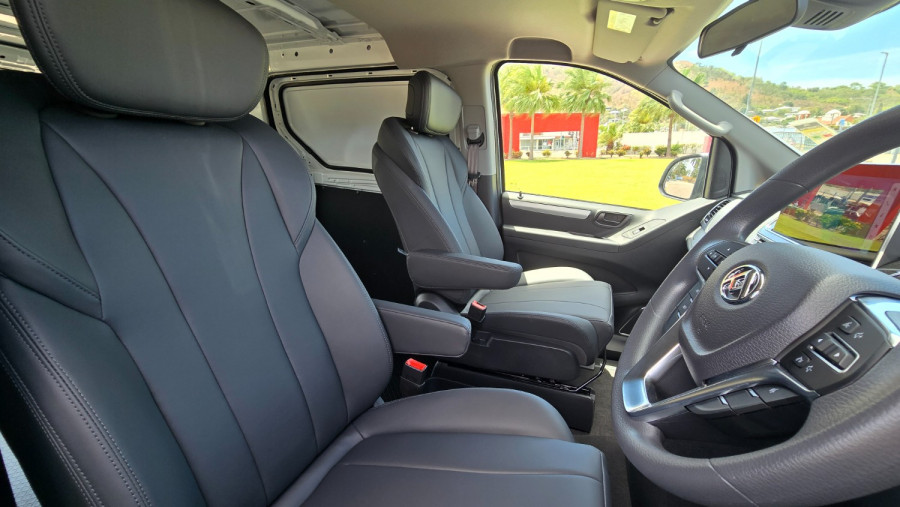2026 MY25 LDV G10 SV7C + Van Image 18