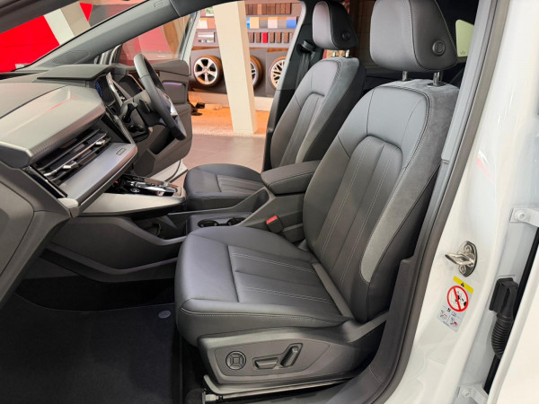 2025 Audi Q4 e-tron F4 45 SUV image 13