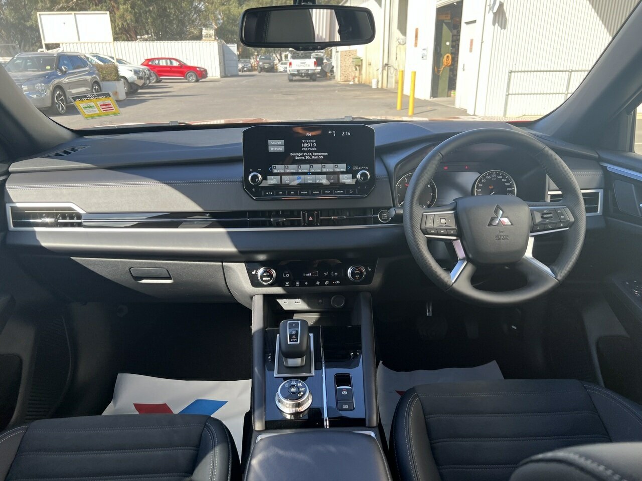 2024 Mitsubishi Outlander ZM Black Edition SUV Image 18