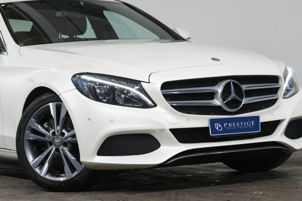2016 Mercedes-Benz C-Class C200 Sedan Image 2