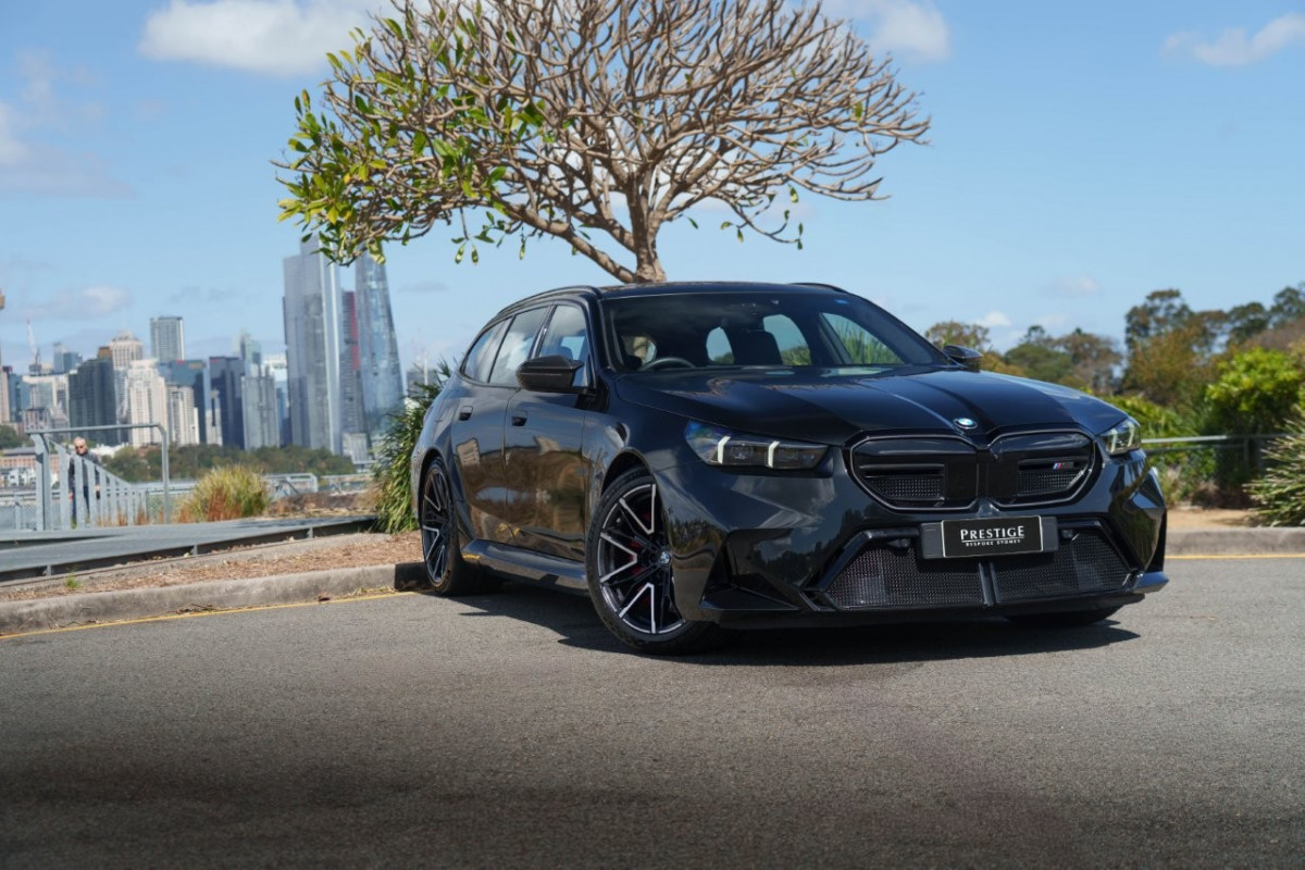 2025 BMW M5 Touring SUV
