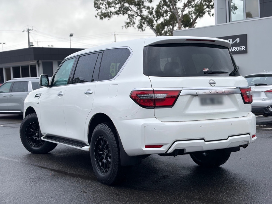 2024 Nissan Patrol Y62 Ti SUV Image 2