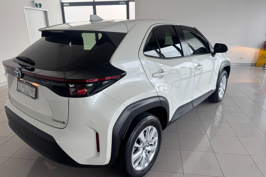 2021 Toyota Yaris Cross MXPB10R GX SUV Image 7