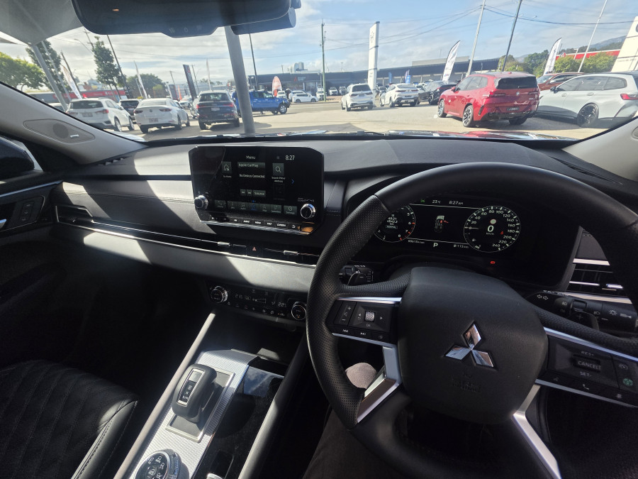2024 Mitsubishi Outlander ZM Exceed SUV Image 14
