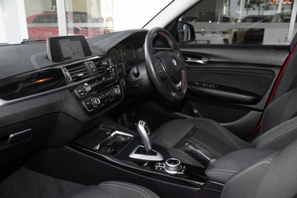 2018 BMW 1 Series 118i Sport Line Hatch image 8