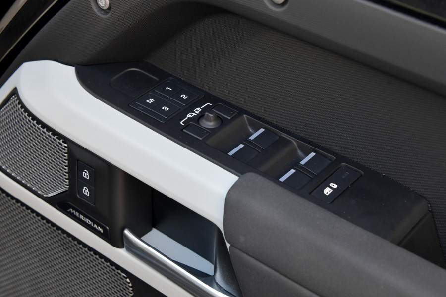 2023 Land Rover Defender L663 130 D300 SE SUV
