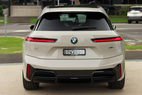 2025 BMW iX I20 xDrive45 M Sport SUV image 5