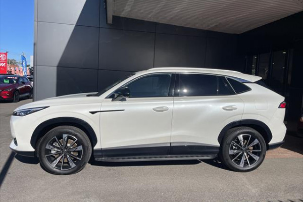 2025 MG HS AS33P Super Hybrid Essence SUV Image 5