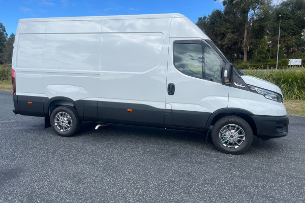 2024 Iveco Daily 35S18 Van