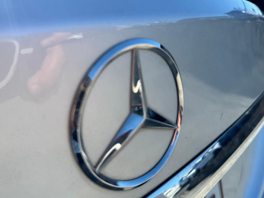 2014 Mercedes-Benz C-Class W205 C200 Sedan Image 21