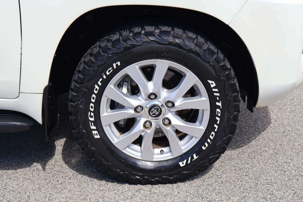 2020 Toyota LandCruiser VDJ200R VX SUV Image 18
