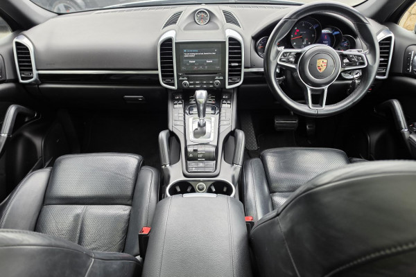 2016 MY17 Porsche Cayenne 92A Platinum Edition SUV Image 13