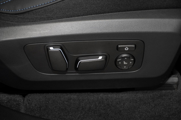 2025 BMW X3 G45 30e xDrive SUV image 20