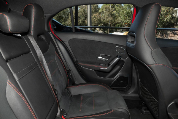 2019 [THIS VEHICLE IS SOLD] image 9