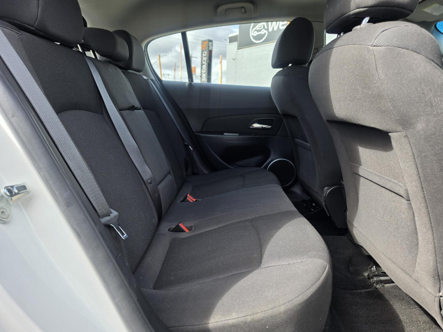2012 MY13 Holden Cruze JH Series II CD Hatch Image 16