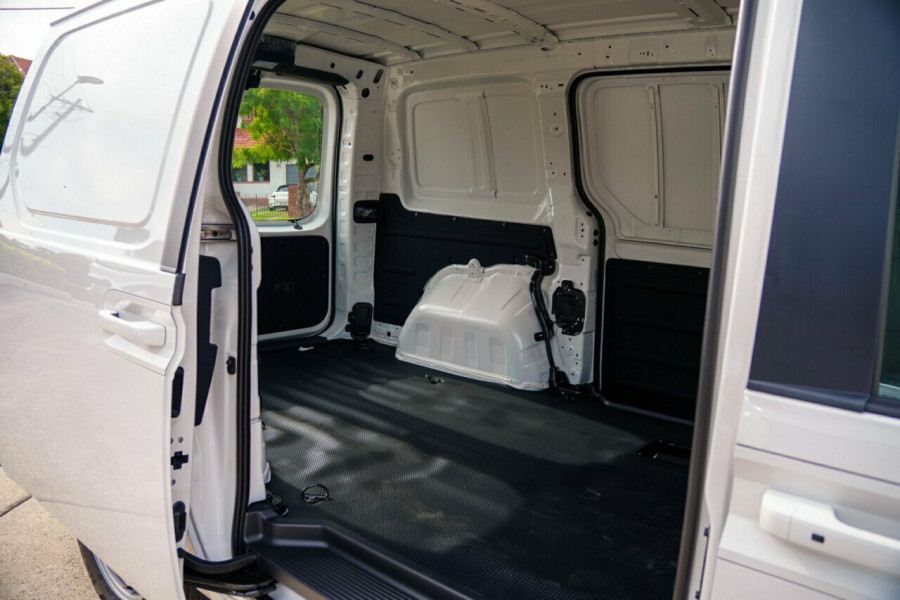 2026 MY27 Hyundai Staria Load US4.V4  Van Image 8