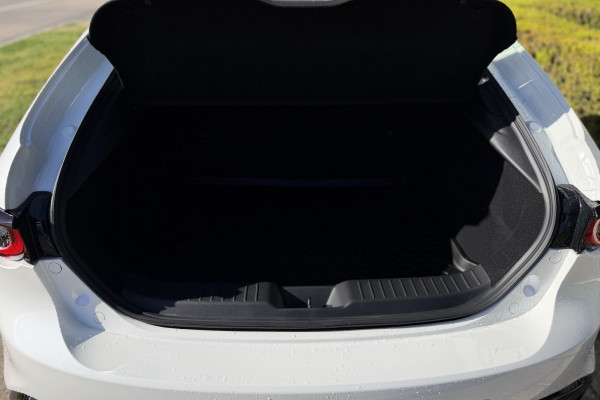 2026 MY25 Mazda 3 BP Series G20 Evolve Hatch Image 5