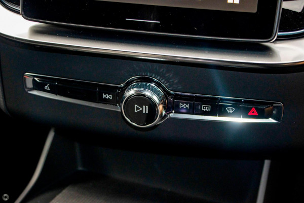 2025 Volvo XC90 L Series Ultra B5 Bright SUV Image 11