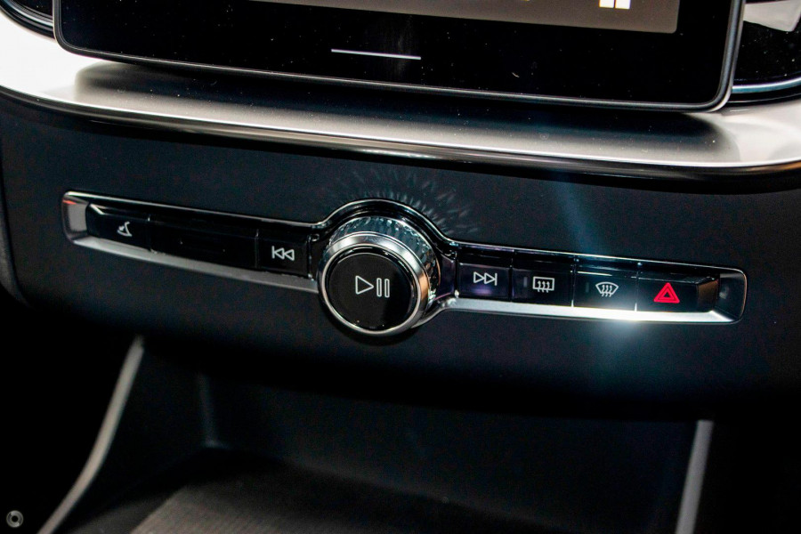 2025 Volvo XC90 L Series Ultra B5 Bright SUV Image 11