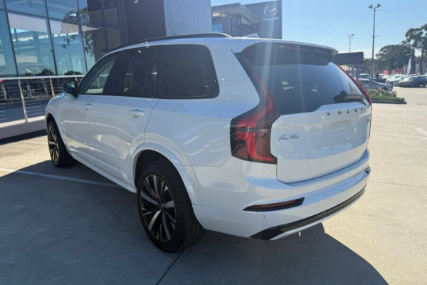 2026 Volvo XC90 L Series Plus T8 Plug-in Hybrid Dark SUV Image 3