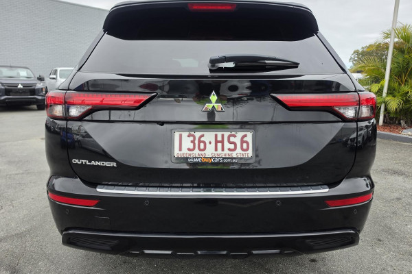 2023 Mitsubishi Outlander ZM Black Edition SUV Image 8