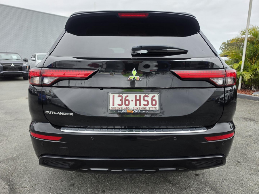 2023 Mitsubishi Outlander ZM Black Edition SUV Image 8