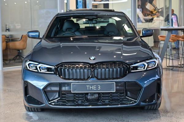 2025 BMW 3 Series G20 LCI II 330i M Sport Sedan image 3