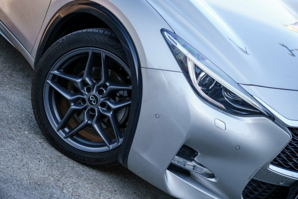 2017 Infiniti Q30 H15 Sport Premium D-CT Wagon Image 6