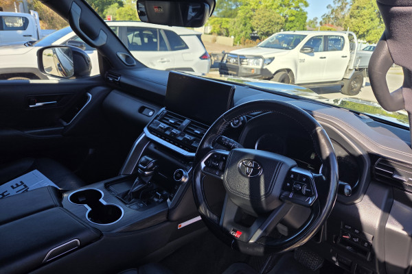 2022 Toyota LandCruiser FJA300R GR Sport SUV Image 13