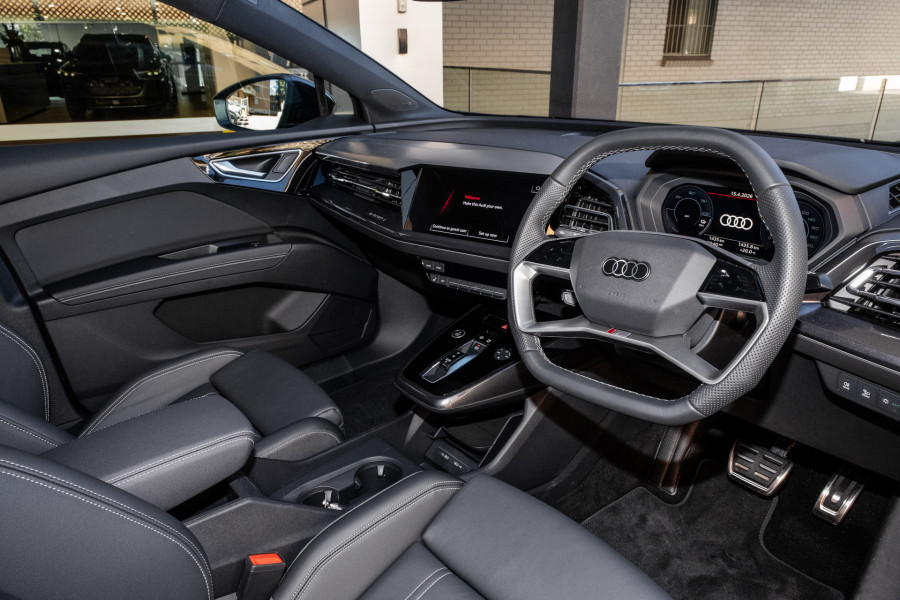 2024 Audi Q4 e-tron F4 55 SUV